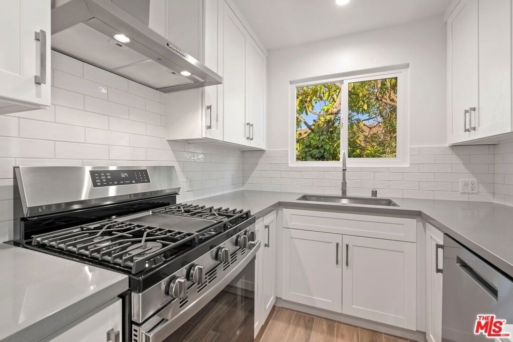 1252 N Crescent Heights - Photo 1
