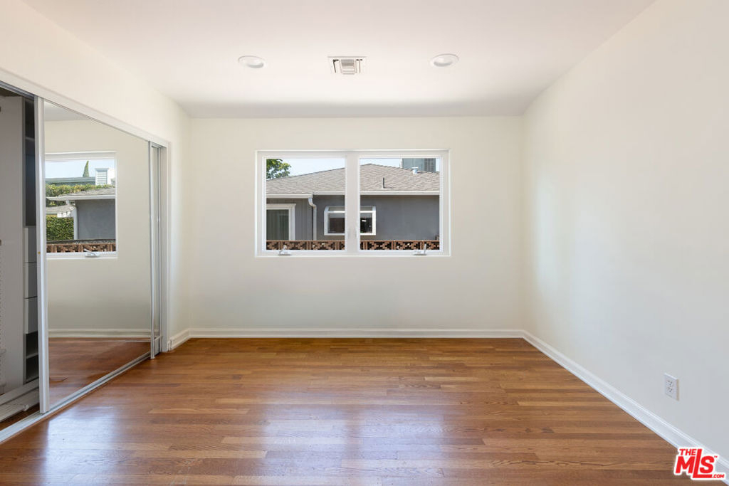 4948 Petit Avenue - Photo 22