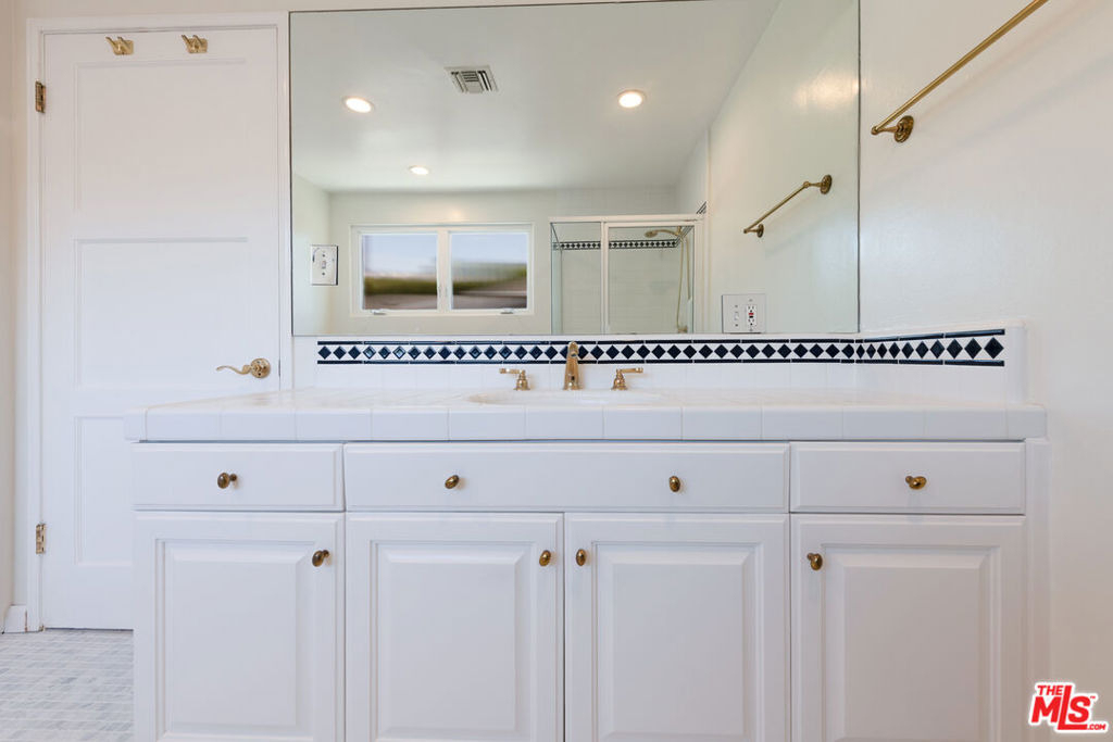 4948 Petit Avenue - Photo 20