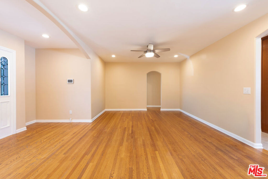 4948 Petit Avenue - Photo 3