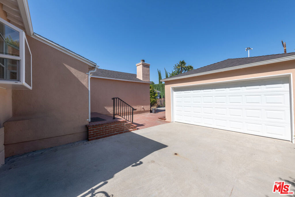4948 Petit Avenue - Photo 28