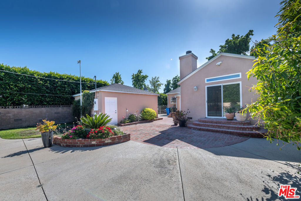 4948 Petit Avenue - Photo 26