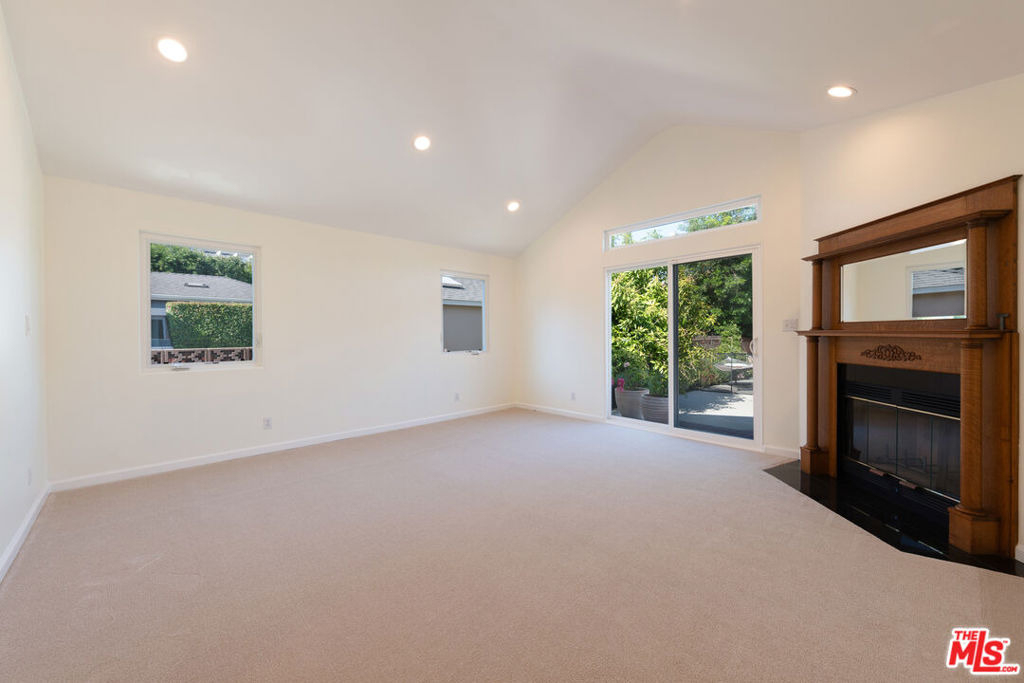 4948 Petit Avenue - Photo 42