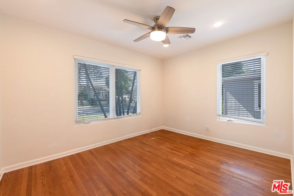 4948 Petit Avenue - Photo 47