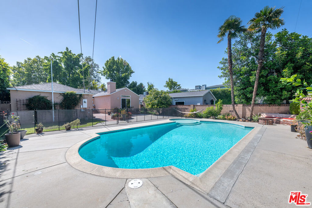 4948 Petit Avenue - Photo 55