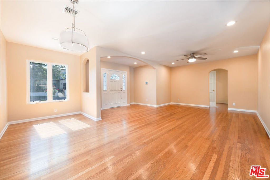 4948 Petit Avenue - Photo 5
