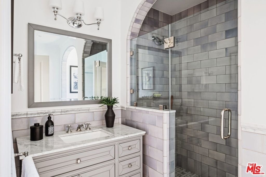 834 S Tremaine Avenue - Photo 40