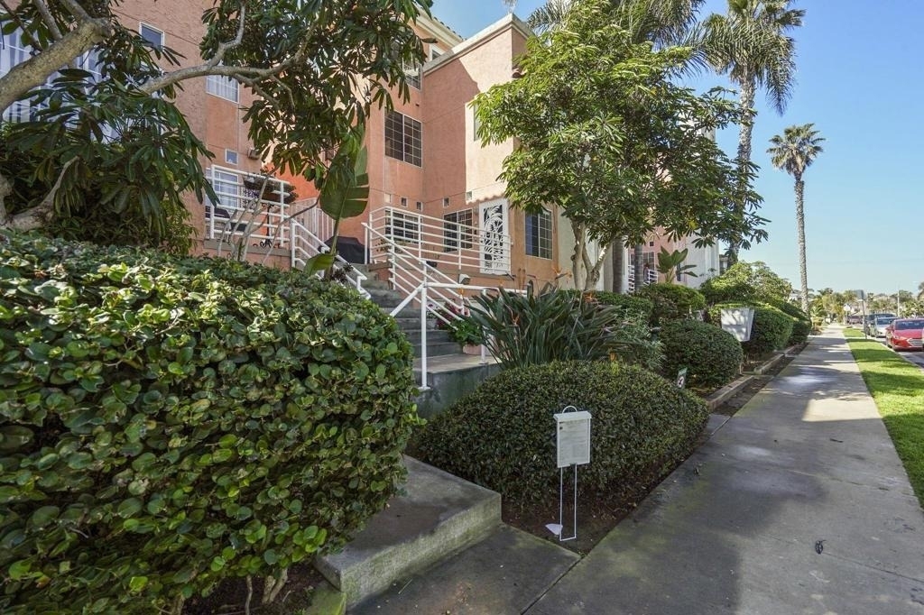 221 Donax Ave - Photo 4