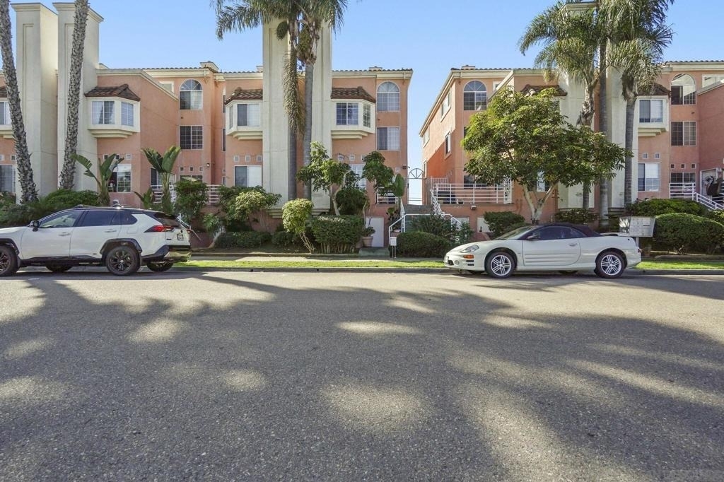 221 Donax Ave - Photo 3