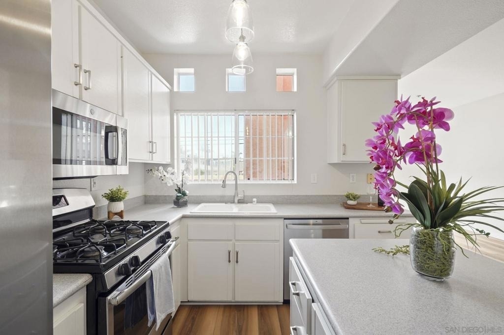 221 Donax Ave - Photo 10