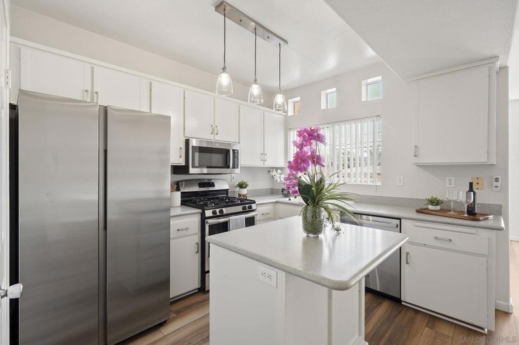 221 Donax Ave - Photo 2