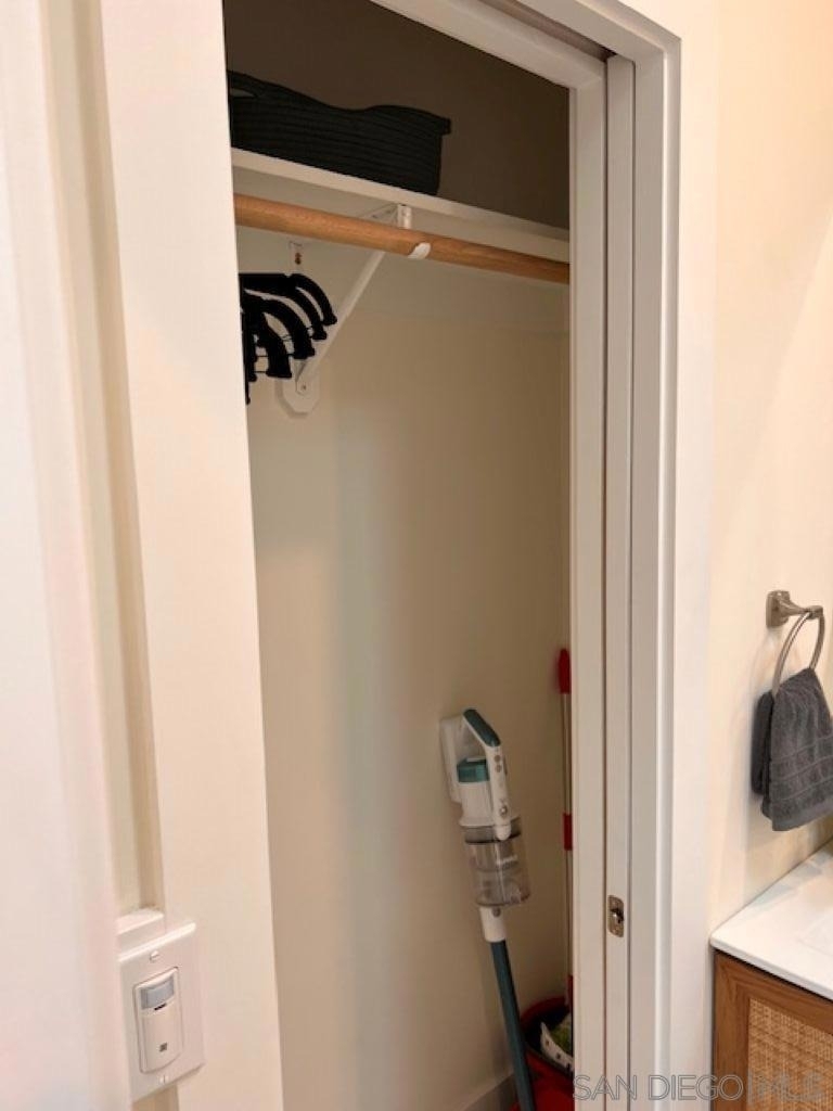 1044 3rd St - Photo 14
