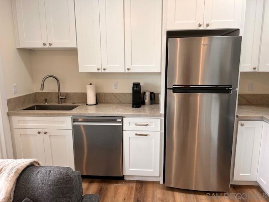 1044 3rd St - Photo 5