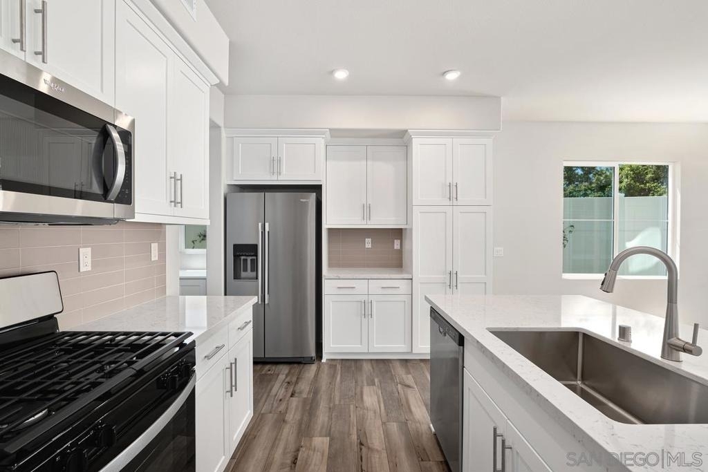 1527 Wingwood - Photo 6