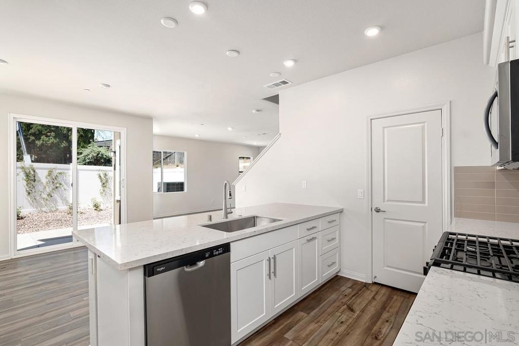 1527 Wingwood - Photo 7