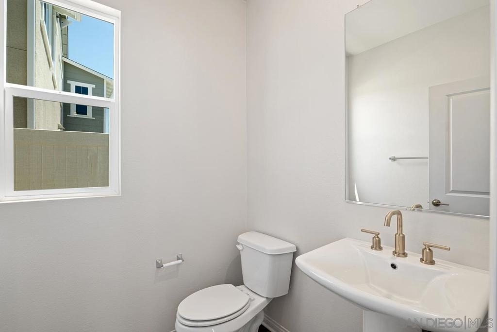 1527 Wingwood - Photo 8