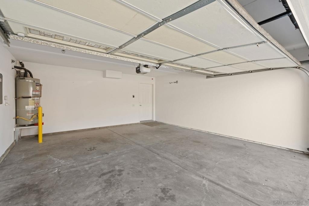 2483 Oxford Ave - Photo 31