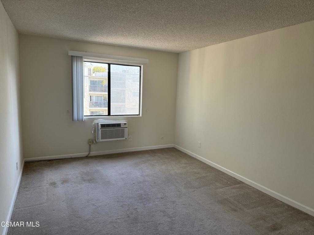 18530 Hatteras Street - Photo 11