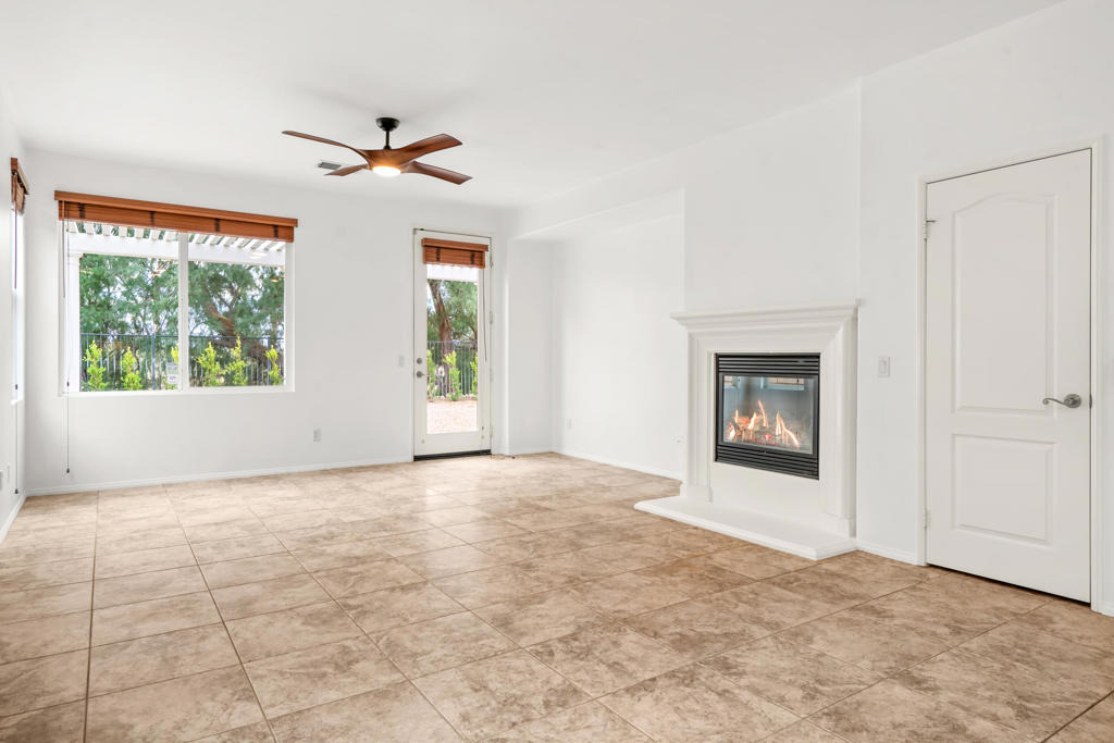 2651 Desert Breeze Way - Photo 7