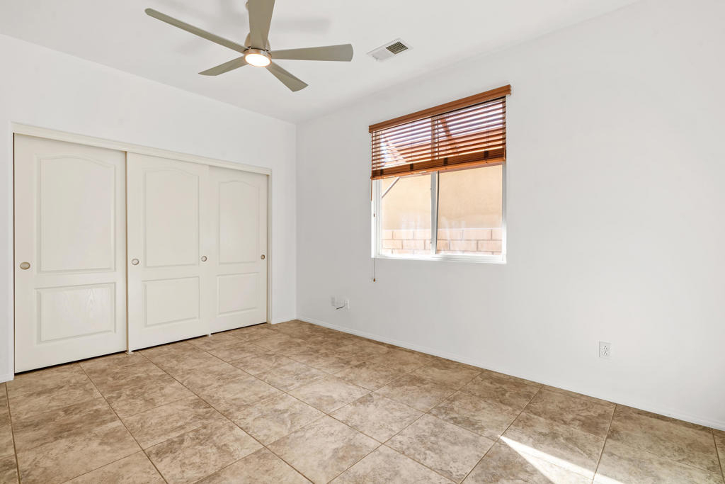 2651 Desert Breeze Way - Photo 32