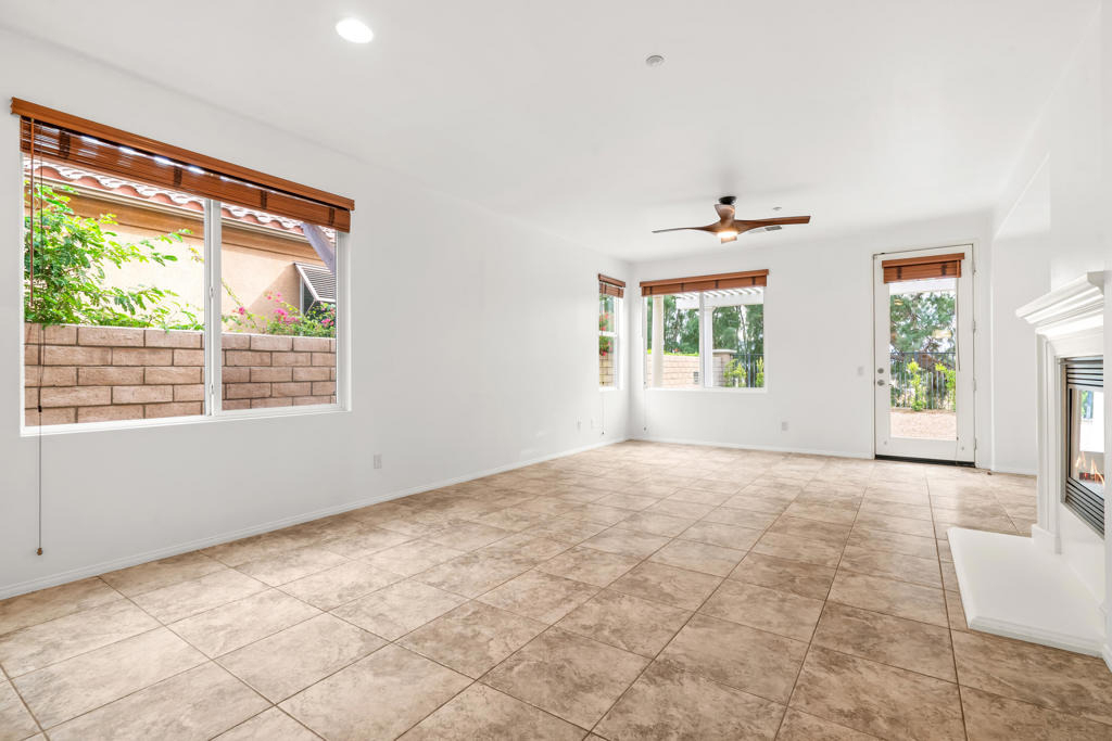 2651 Desert Breeze Way - Photo 26