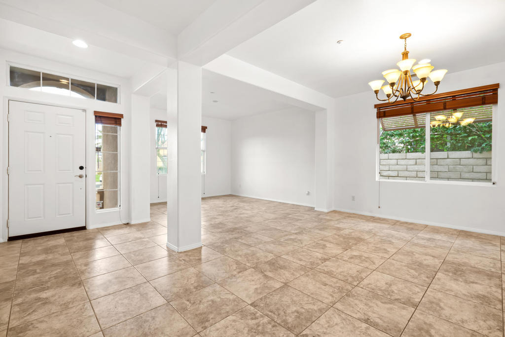 2651 Desert Breeze Way - Photo 5