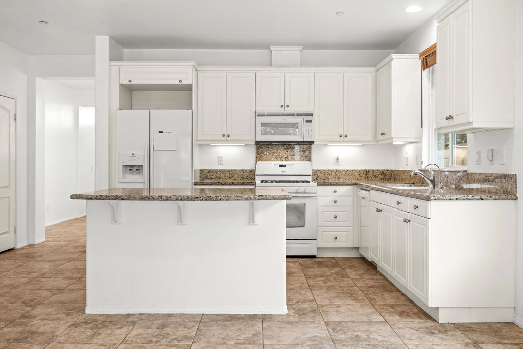 2651 Desert Breeze Way - Photo 24