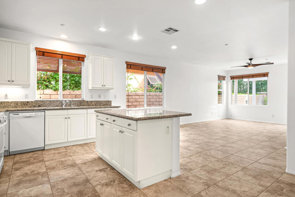 2651 Desert Breeze Way - Photo 14