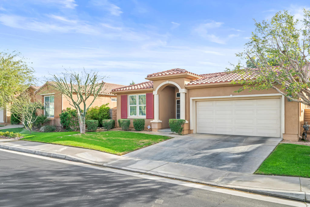 2651 Desert Breeze Way - Photo 2