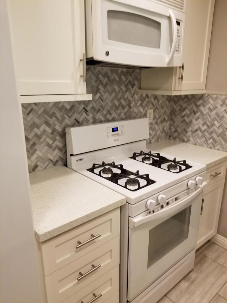 955 E 3rd Street - Photo 6
