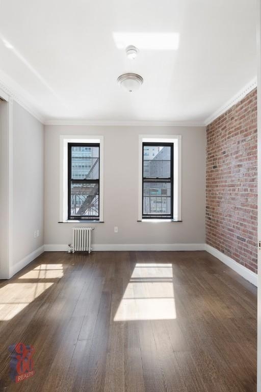 E 100th St - Photo 1