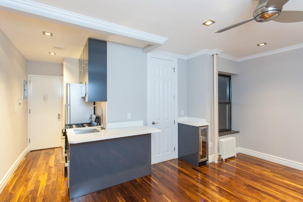 Lexington Ave - Photo 3