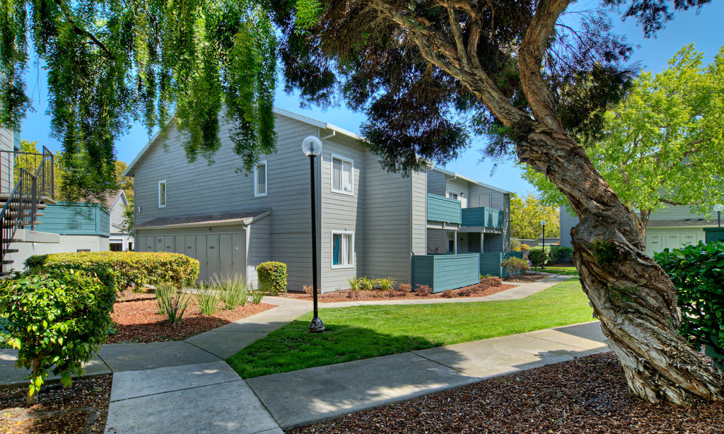 1600 E. Third Avenue - Photo 2