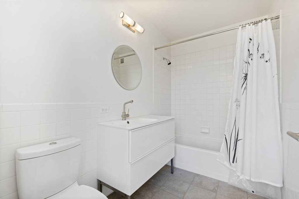 111 W 67th St - Photo 3