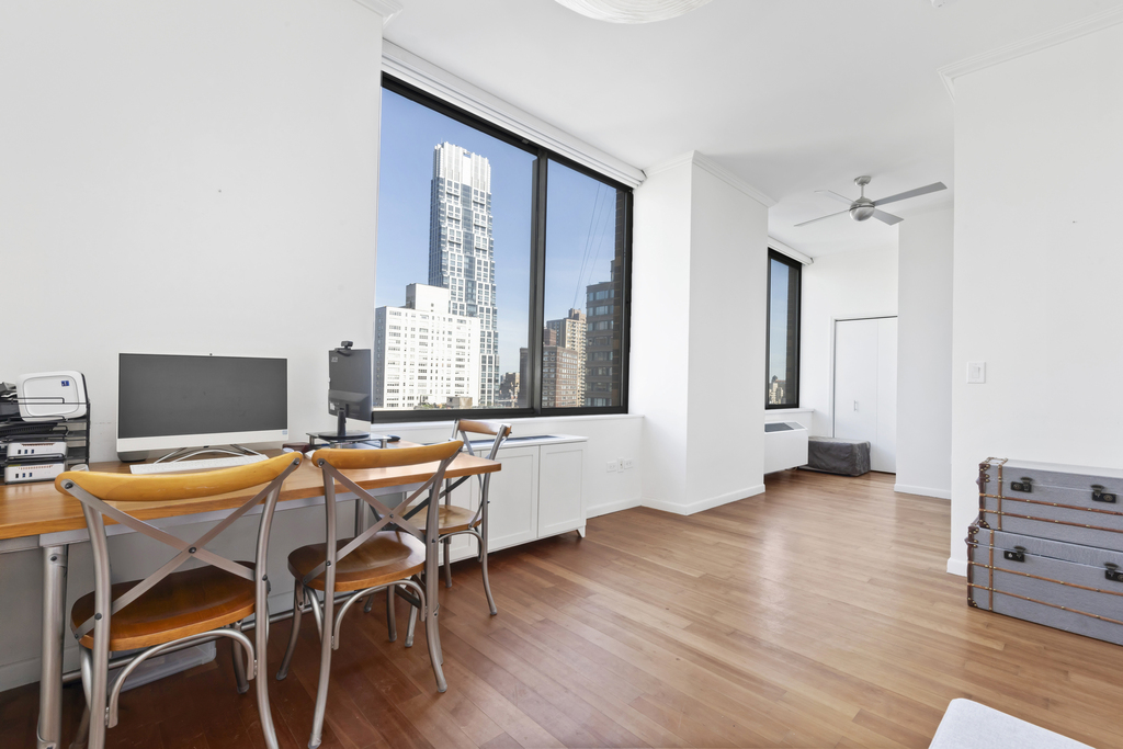 111 W 67th St - Photo 2