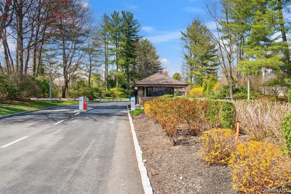 16 Club Drive S - Photo 35