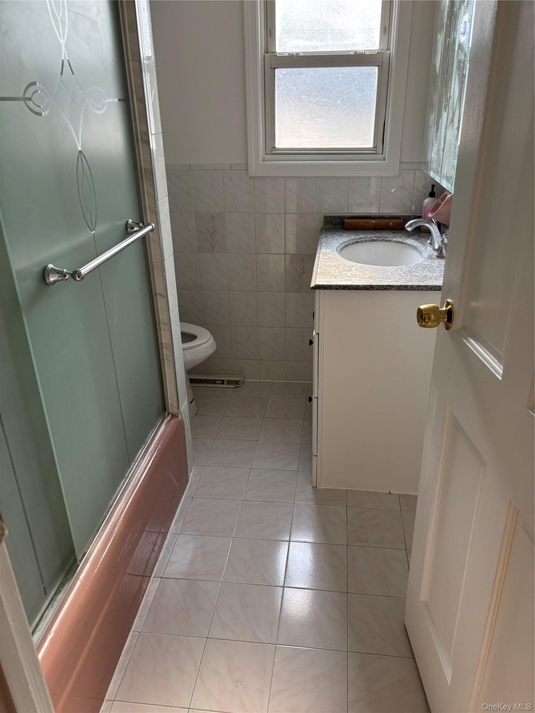 261 Schenck Avenue - Photo 6