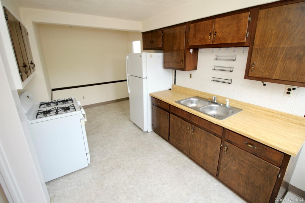 58 Orange Turnpike - Photo 5