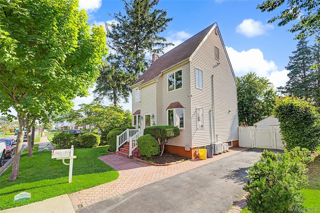 116 West Avenue - Photo 1