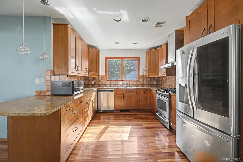 116 West Avenue - Photo 8