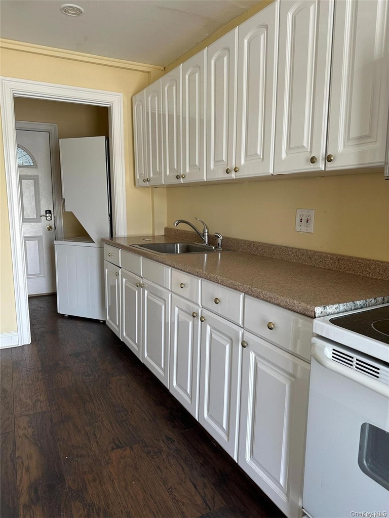 193 Woodbine Avenue - Photo 3