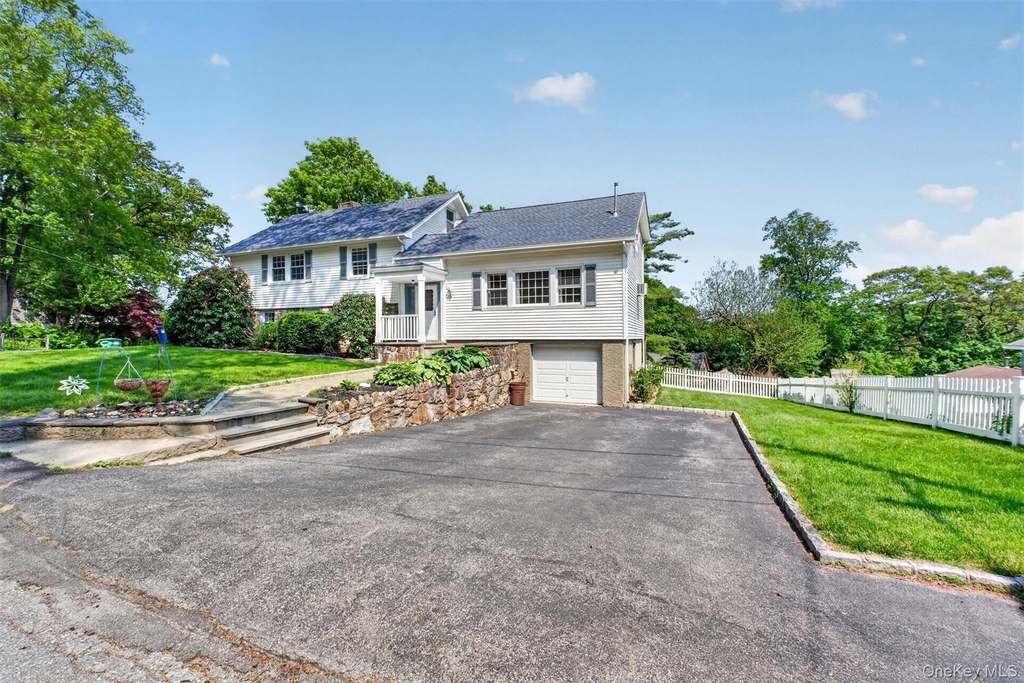 50 Ellen Avenue - Photo 1