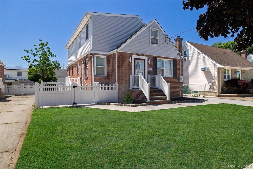 191 Raff Avenue - Photo 0