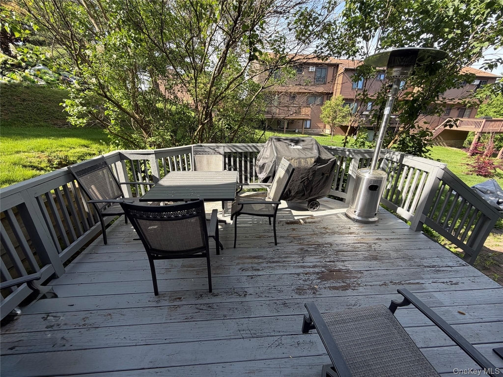 23 Hawthorn Court - Photo 4