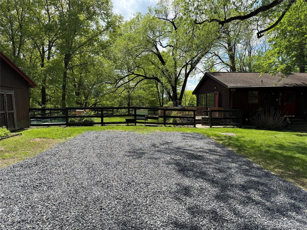 183 Barrytown Road - Photo 28