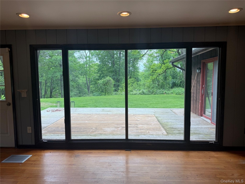 183 Barrytown Road - Photo 13