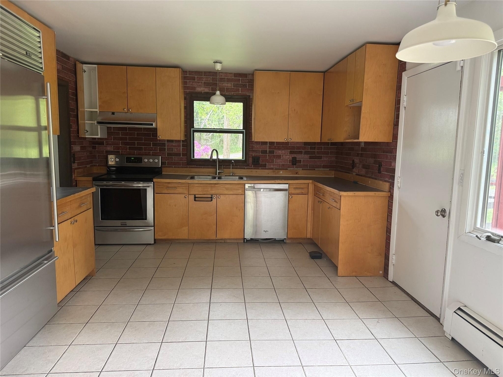 183 Barrytown Road - Photo 9