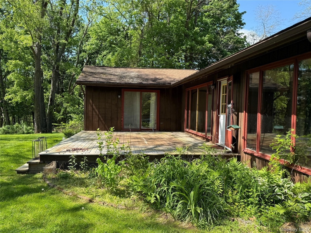 183 Barrytown Road - Photo 4