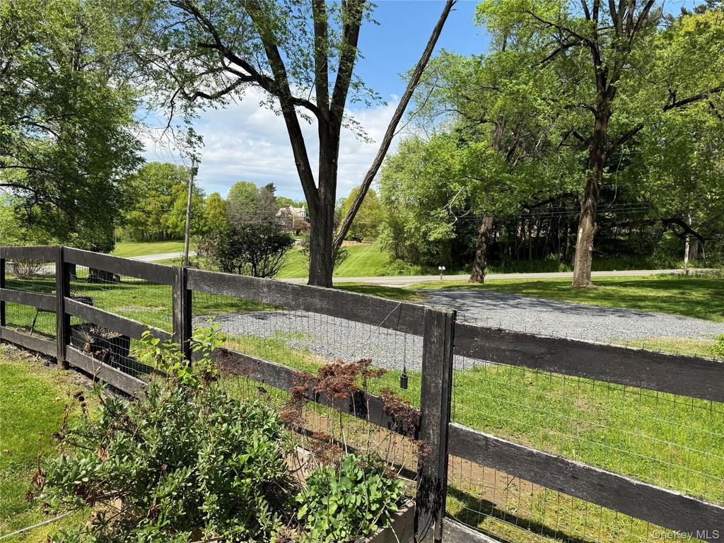 183 Barrytown Road - Photo 24
