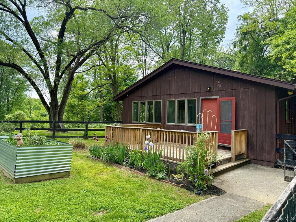 183 Barrytown Road - Photo 32